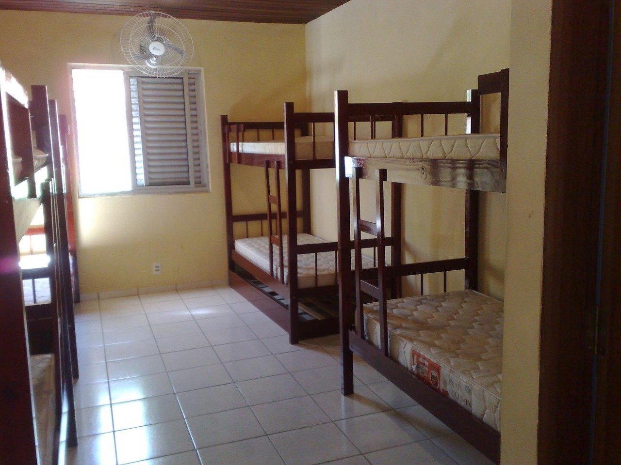 Quarto padrão incluído nas inscrições com alojamento.